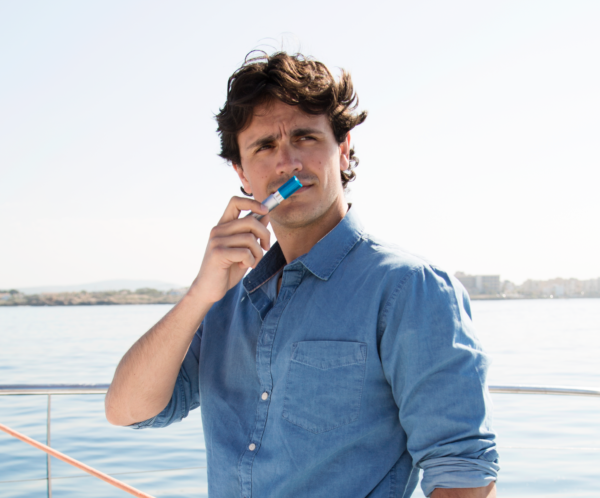 QueaseEASE aromatic inhaler to calm queasiness