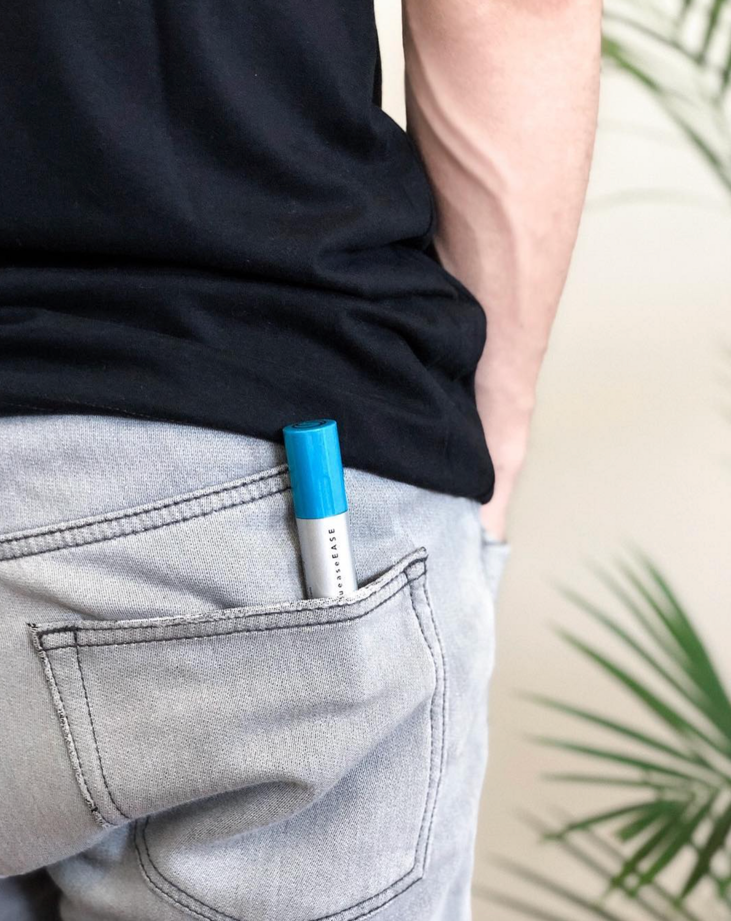 QueaseEASE aromatic inhaler to calm queasiness